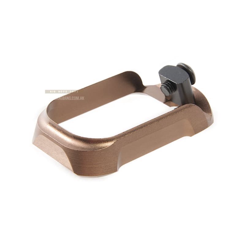 COWCOW Technology Aluminum CNC Tactical Magwell for Tokyo Marui Model 17 Gen4 GBB Pistol - FDE - Bang Bang Airsoft