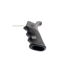 Hogue overmolded rubber beavertail grip with finger grooves